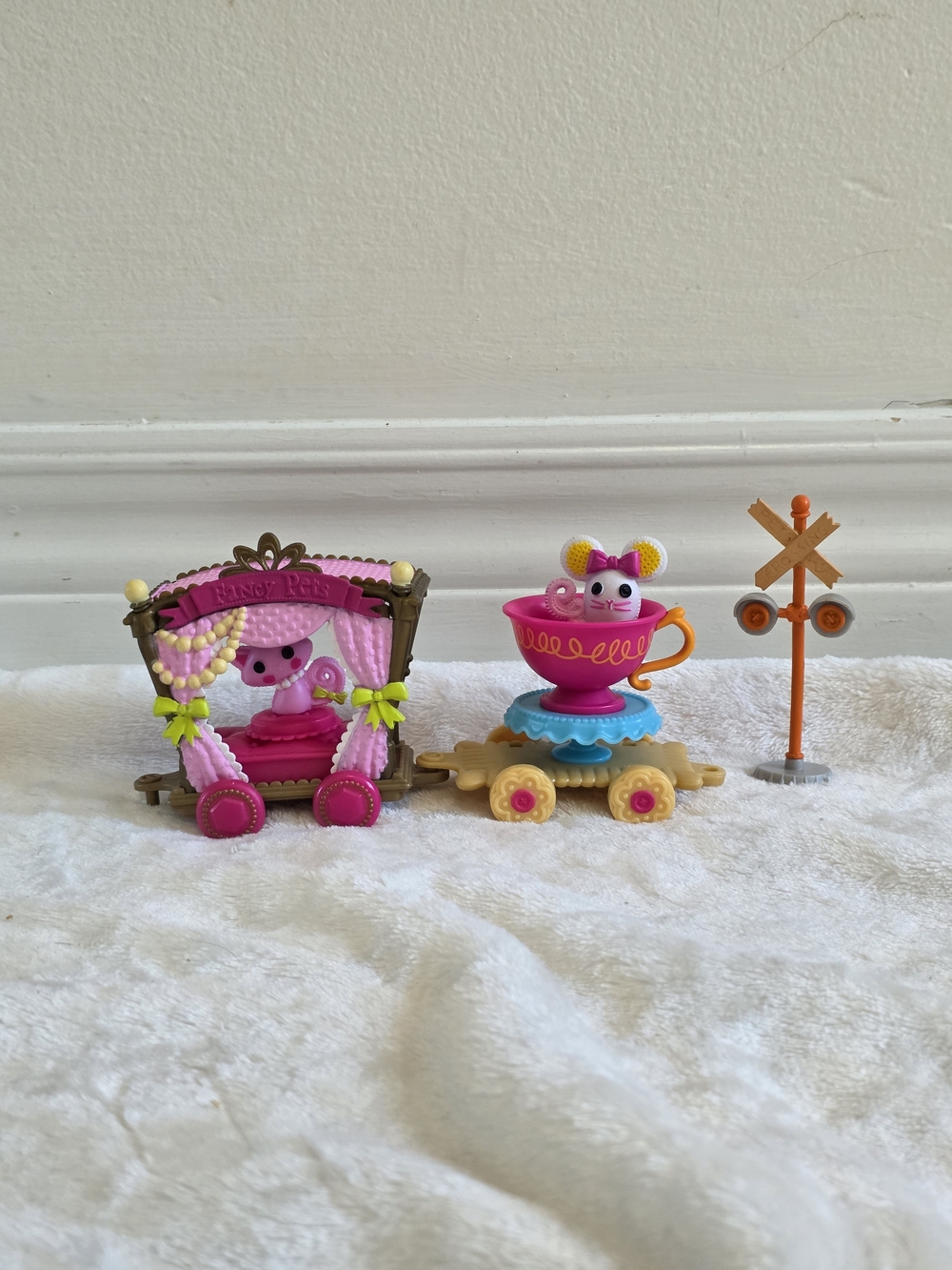 Mini Lalaloopsy Silly Steam Train Fancy Pets Expansion Carriage Cars Lot